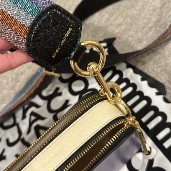 Marc Jacob’s snapshot bag. - Picture 9 of 12